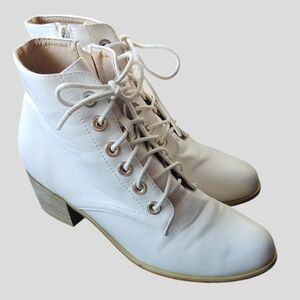 Women's Sz 9 White Ankle Boot, Bootie, Low Heel